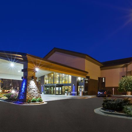 Holiday Inn Express Detroit-Warren/General Motors Technology Center By Ihg Luaran gambar