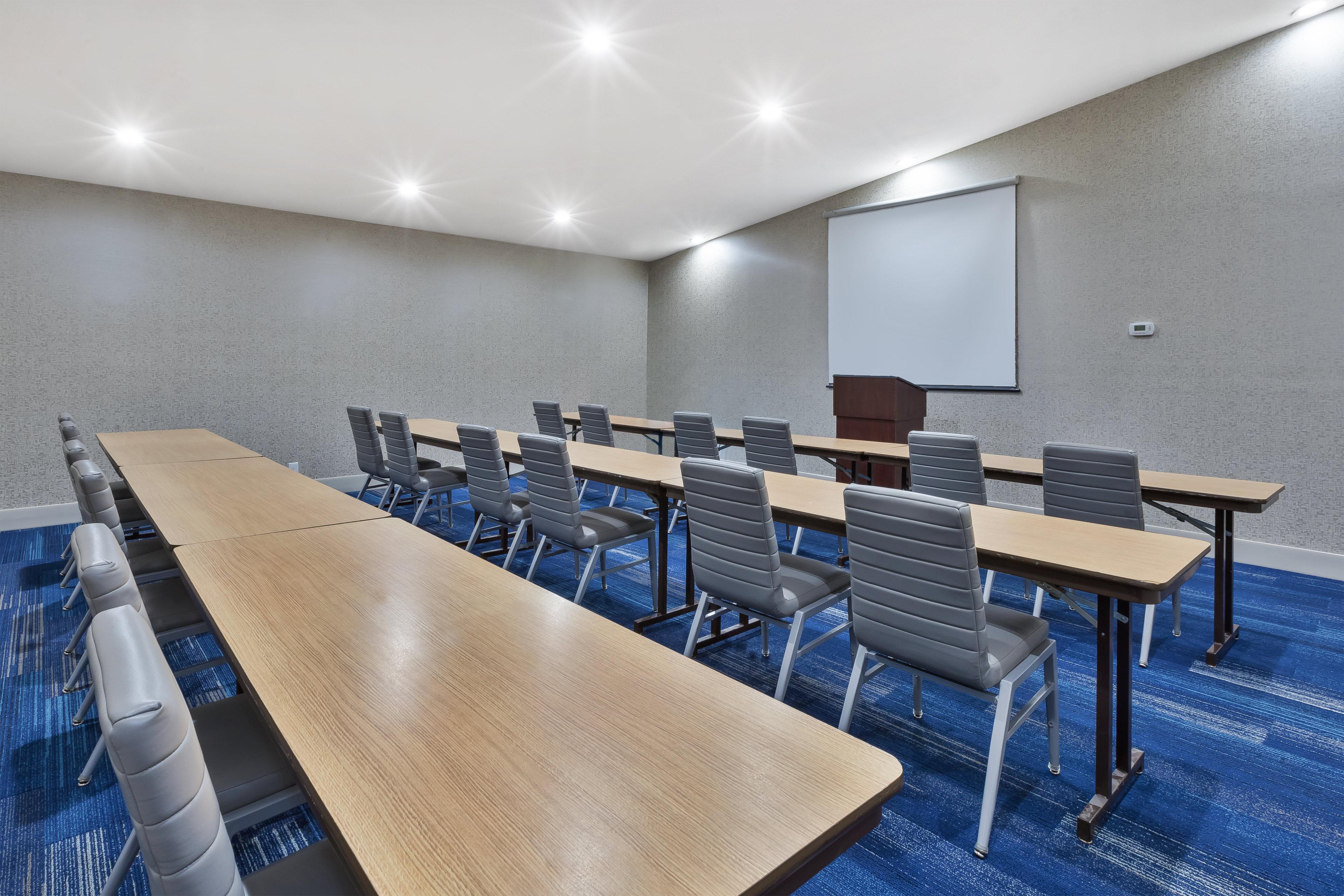 Holiday Inn Express Detroit-Warren/General Motors Technology Center By Ihg Luaran gambar