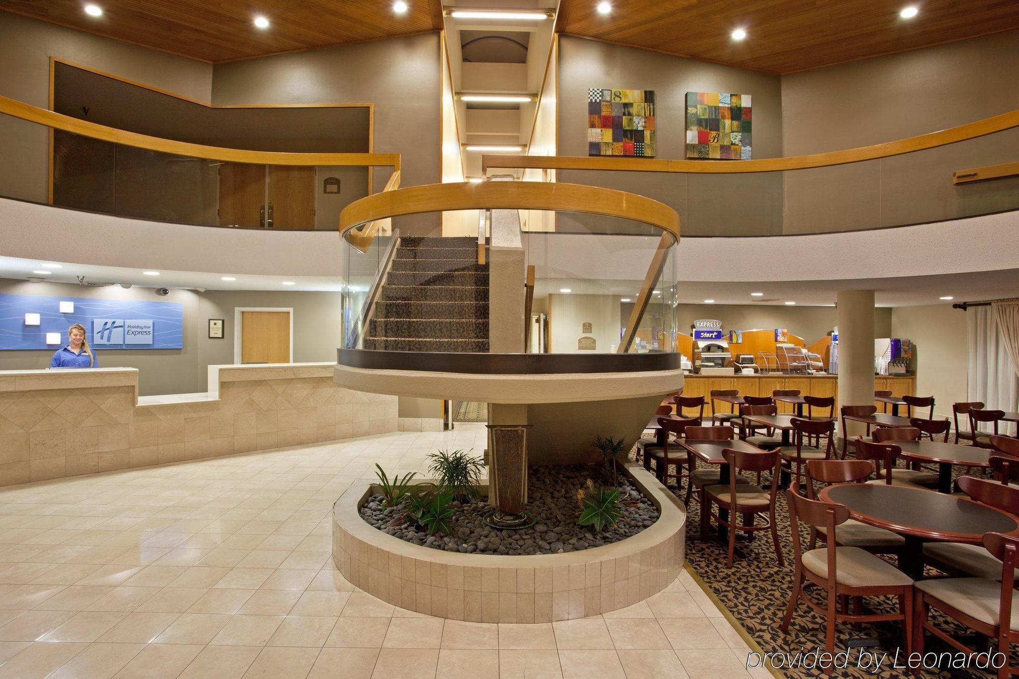 Holiday Inn Express Detroit-Warren/General Motors Technology Center By Ihg Restoran gambar