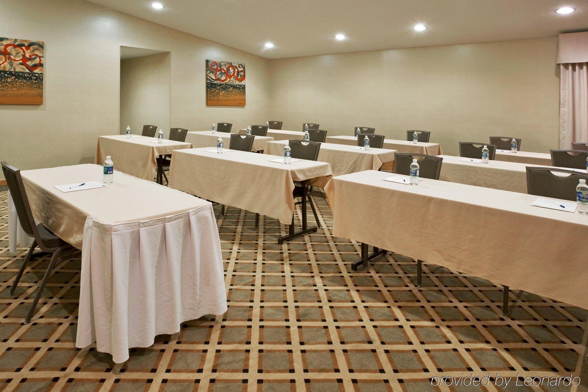 Holiday Inn Express Detroit-Warren/General Motors Technology Center By Ihg Luaran gambar