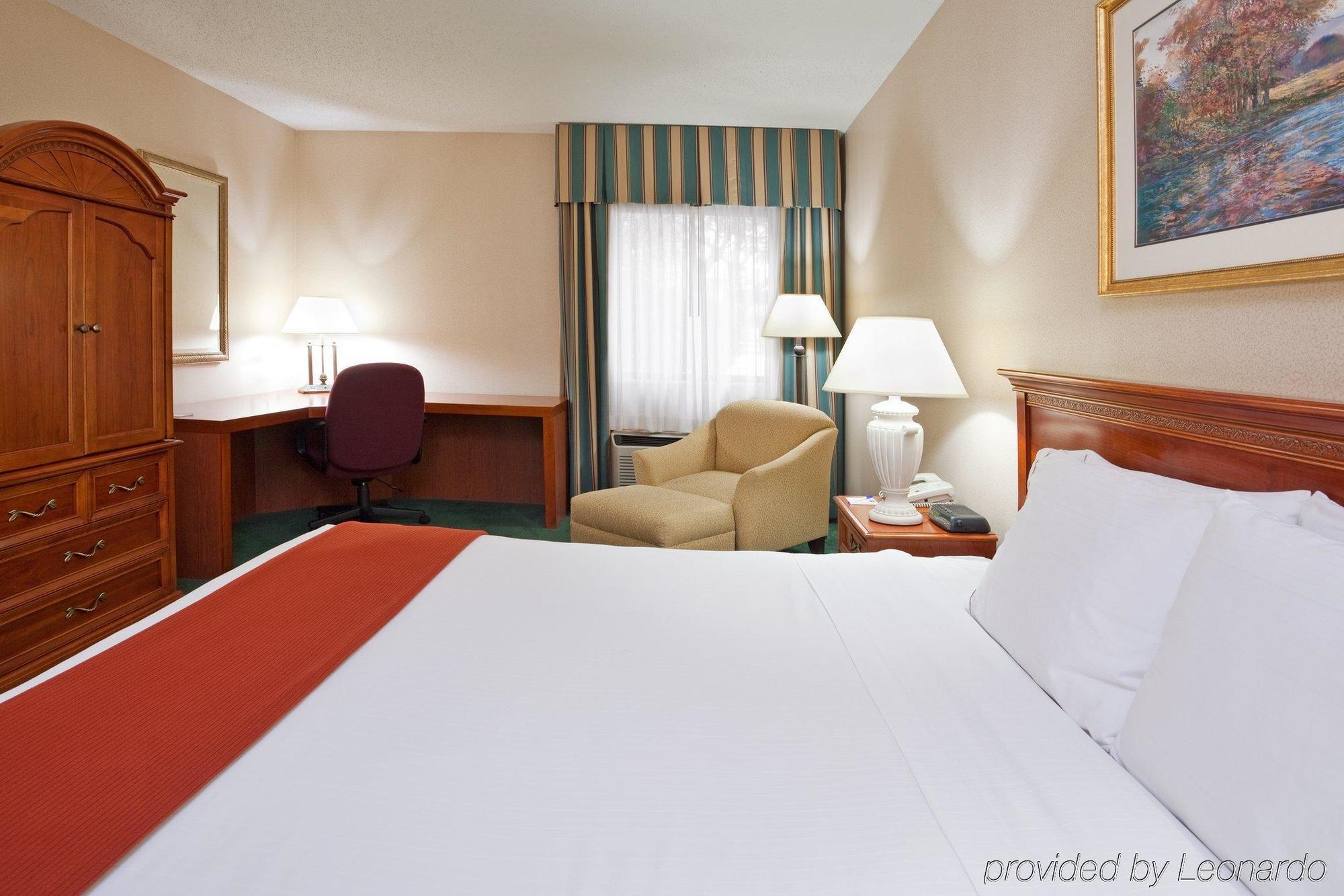Holiday Inn Express Detroit-Warren/General Motors Technology Center By Ihg Luaran gambar