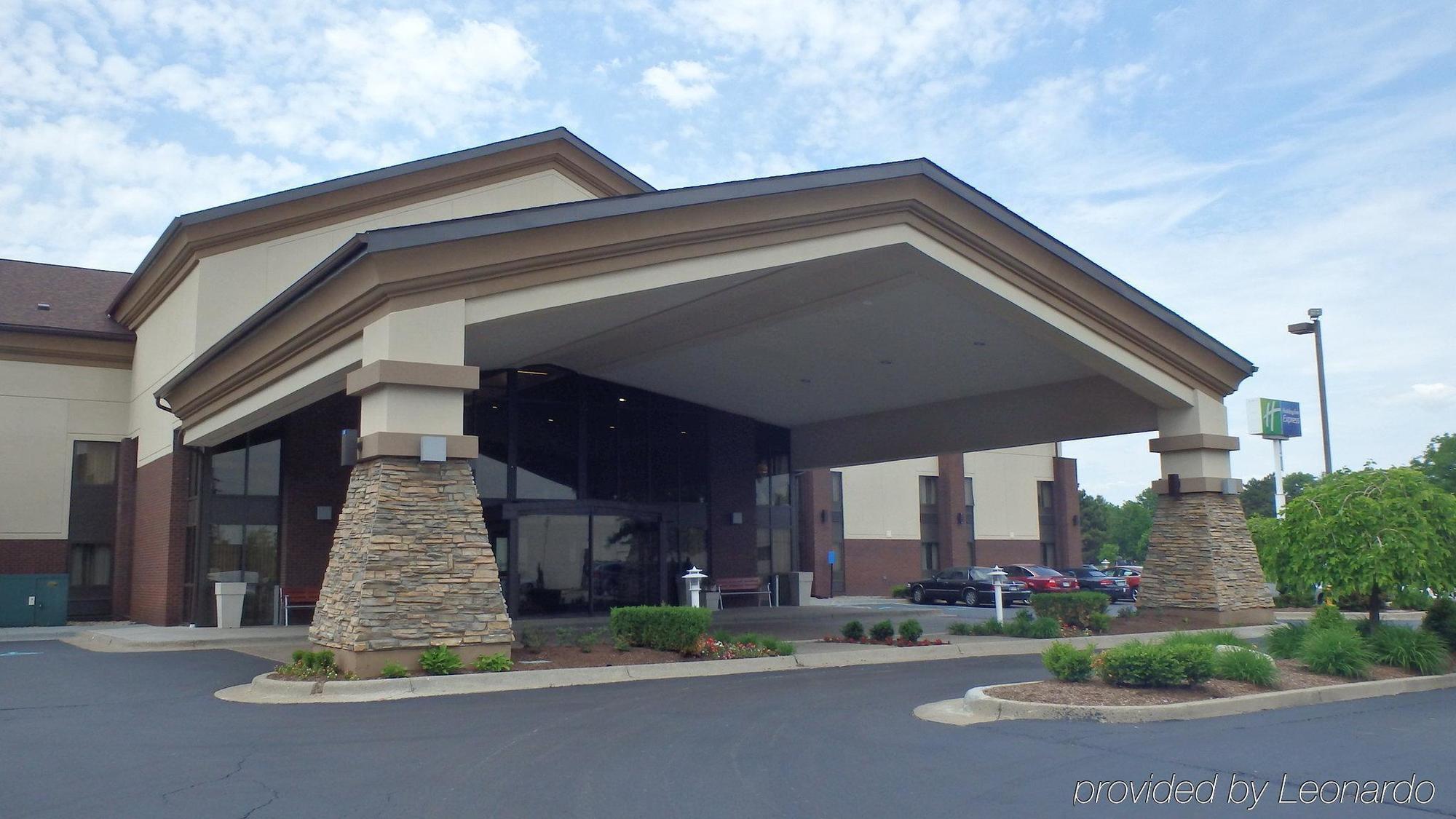 Holiday Inn Express Detroit-Warren/General Motors Technology Center By Ihg Luaran gambar
