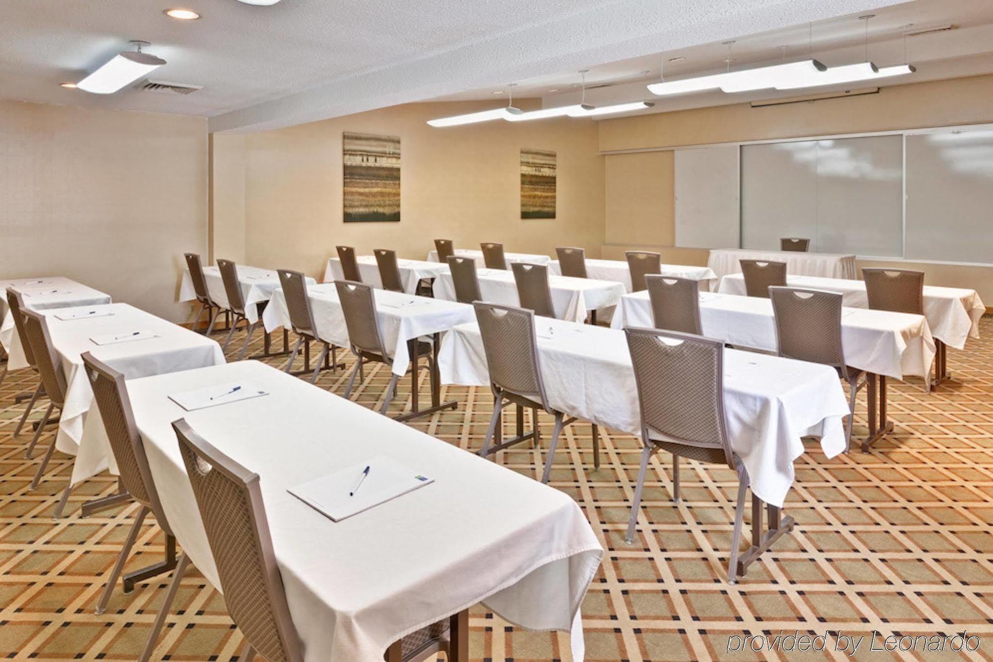 Holiday Inn Express Detroit-Warren/General Motors Technology Center By Ihg Luaran gambar