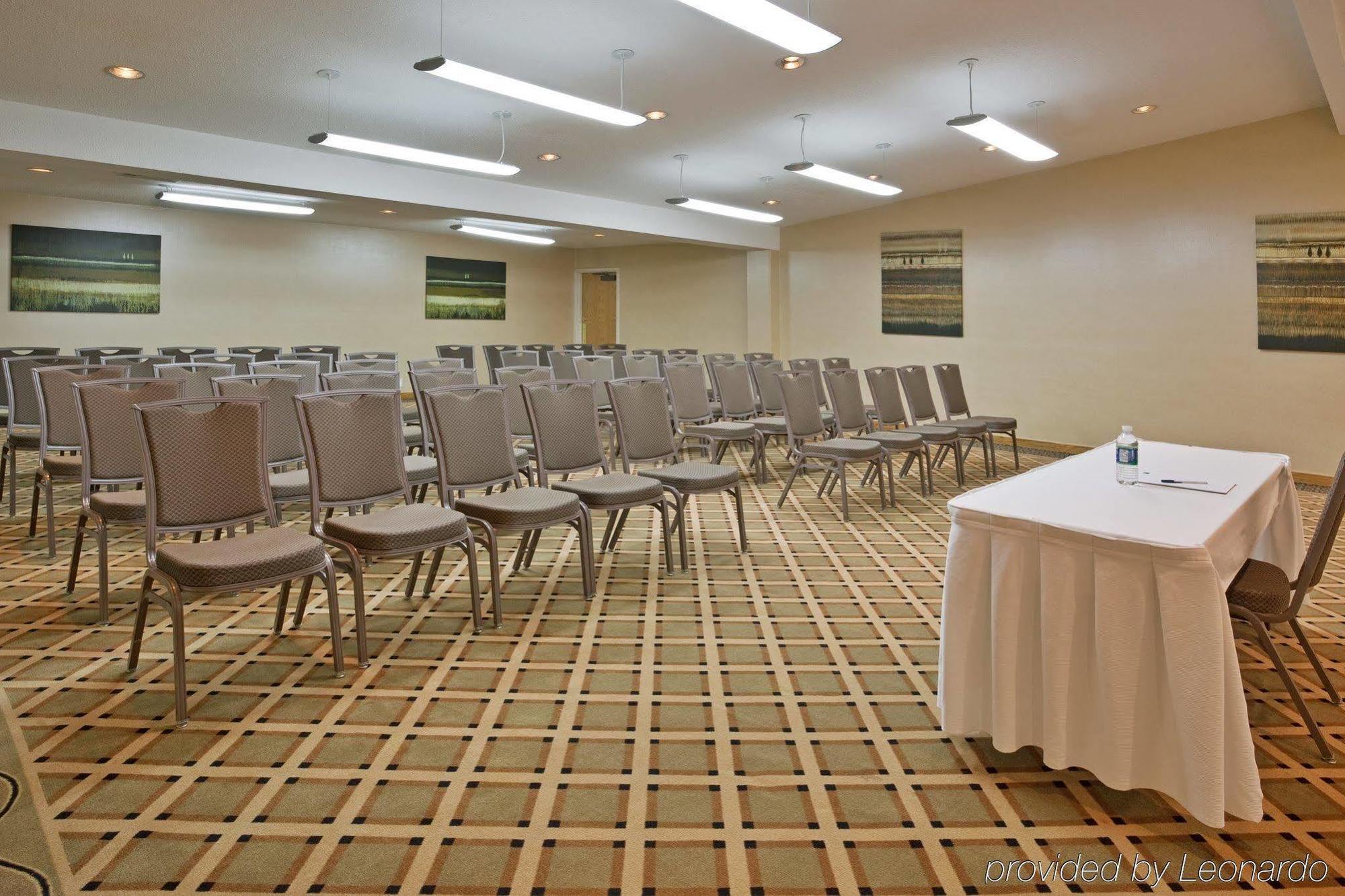 Holiday Inn Express Detroit-Warren/General Motors Technology Center By Ihg Luaran gambar