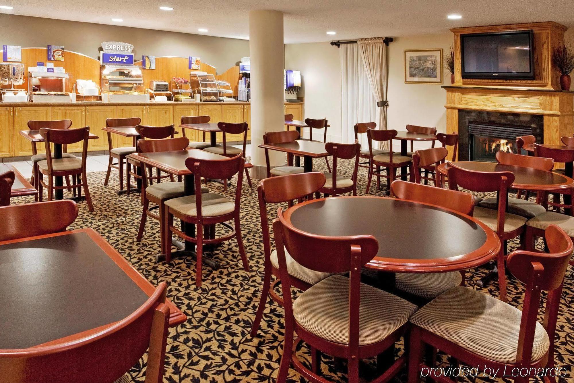 Holiday Inn Express Detroit-Warren/General Motors Technology Center By Ihg Restoran gambar
